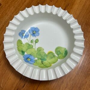 Mikasa A4190 Floral Ashtray Ruffled Edge